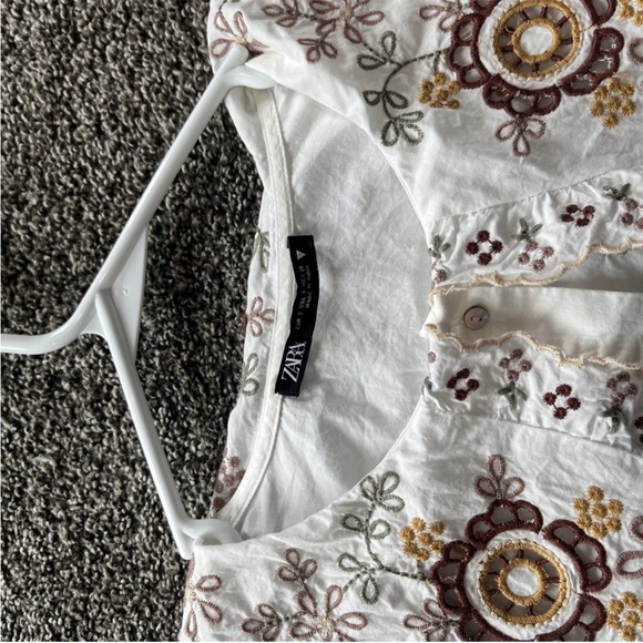 Zara white embroidered poplin long sleeve top - Picture 4 of 5